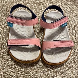 Velcro toddler sandals. Baby girl Pink